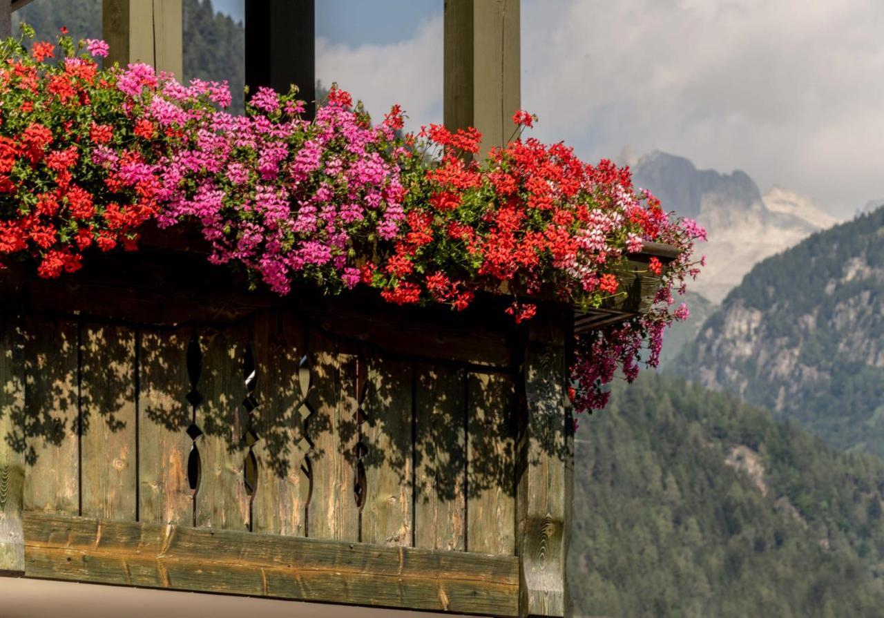 Suite Italy Pinzolo Due Giustino Экстерьер фото